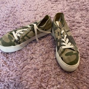 Steve Madden Platform Sneakers